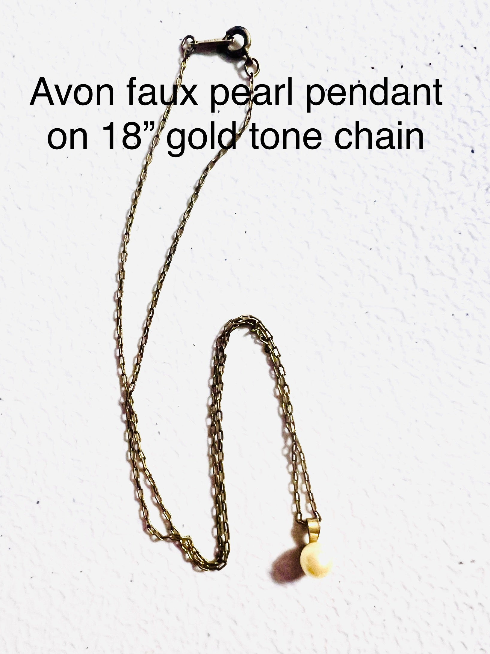 Vintage Avon, delicate pearl necklace and gold tone, chain 18 inch length