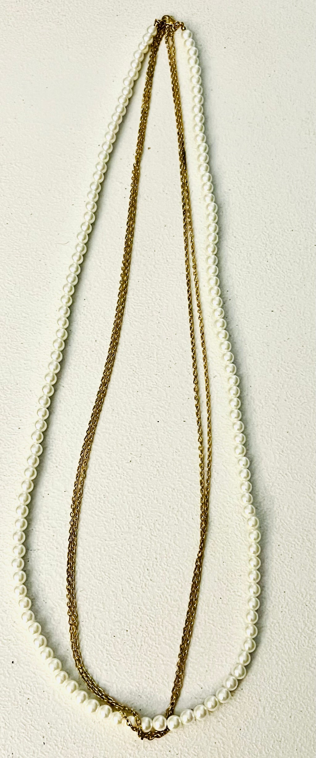 Vintage 40 inch Sarah Coventry curtain, call style faux, pearl and double strand gold tone necklace wear it down or wrapped twice for a stylish effect