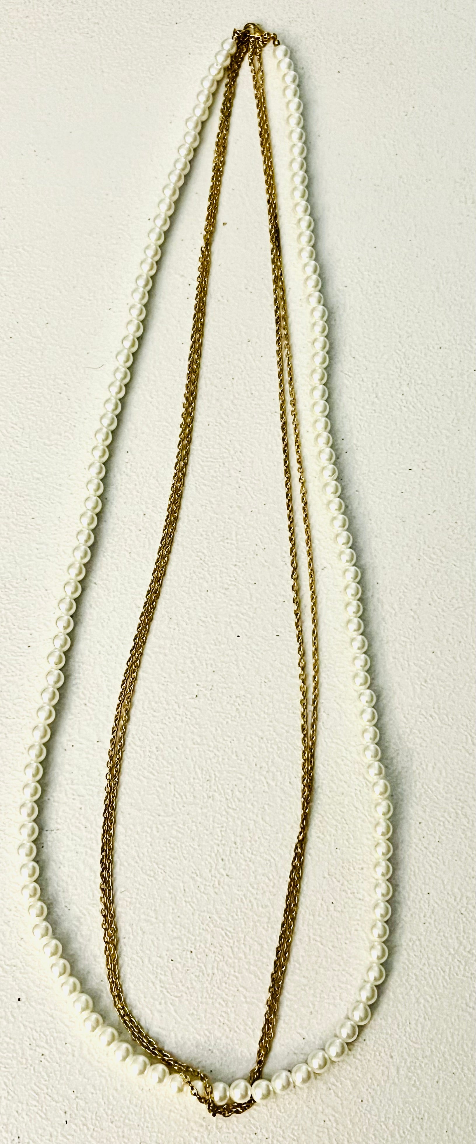 Vintage 40 inch Sarah Coventry curtain, call style faux, pearl and double strand gold tone necklace wear it down or wrapped twice for a stylish effect