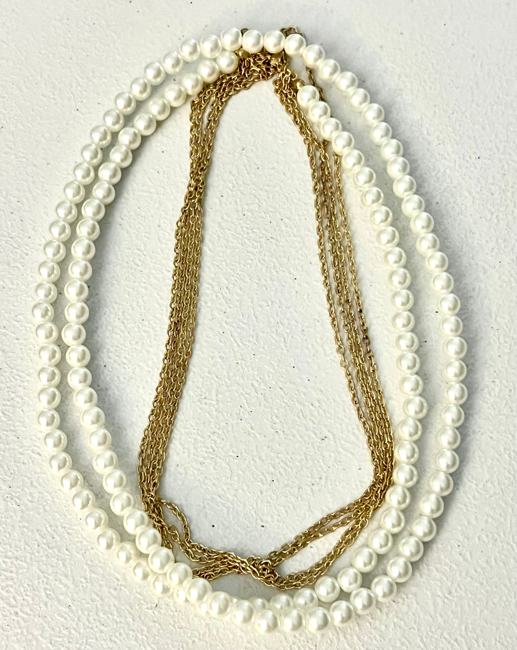 Vintage 40 inch Sarah Coventry curtain, call style faux, pearl and double strand gold tone necklace wear it down or wrapped twice for a stylish effect